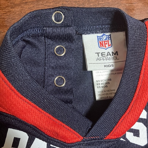 Patriots onesie 6-9 months - Picture 4 of 5